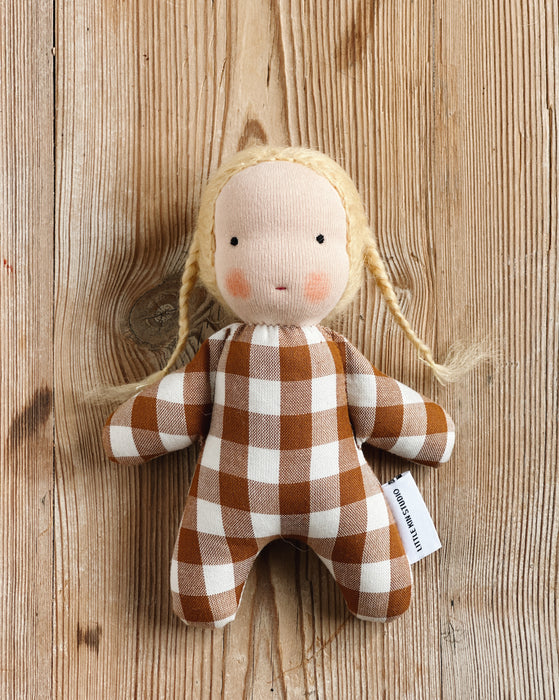 Mini doll • Gingham  • hay hair