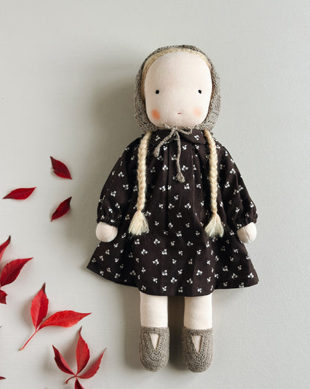 little kin studio mediam doll Little Kin Studio medium girl 人形