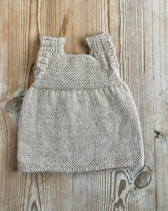 Hand-knitted pinafore • light beige