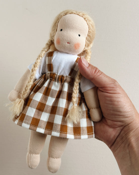 Mini Heirloom courage Doll • blond hair • Violet